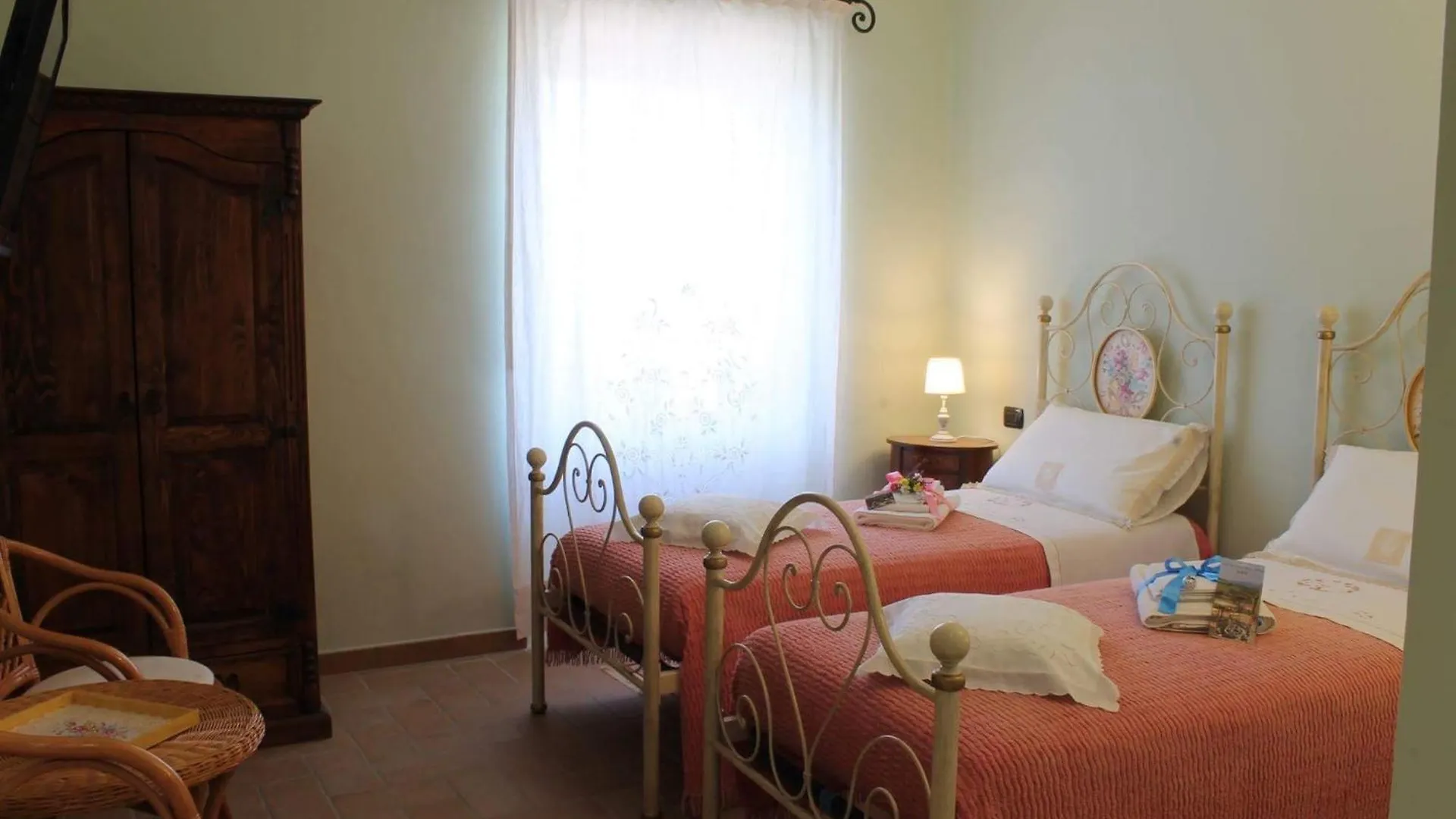 Bed and Breakfast La terrazza fio...Rita Ripa Bed & Breakfast